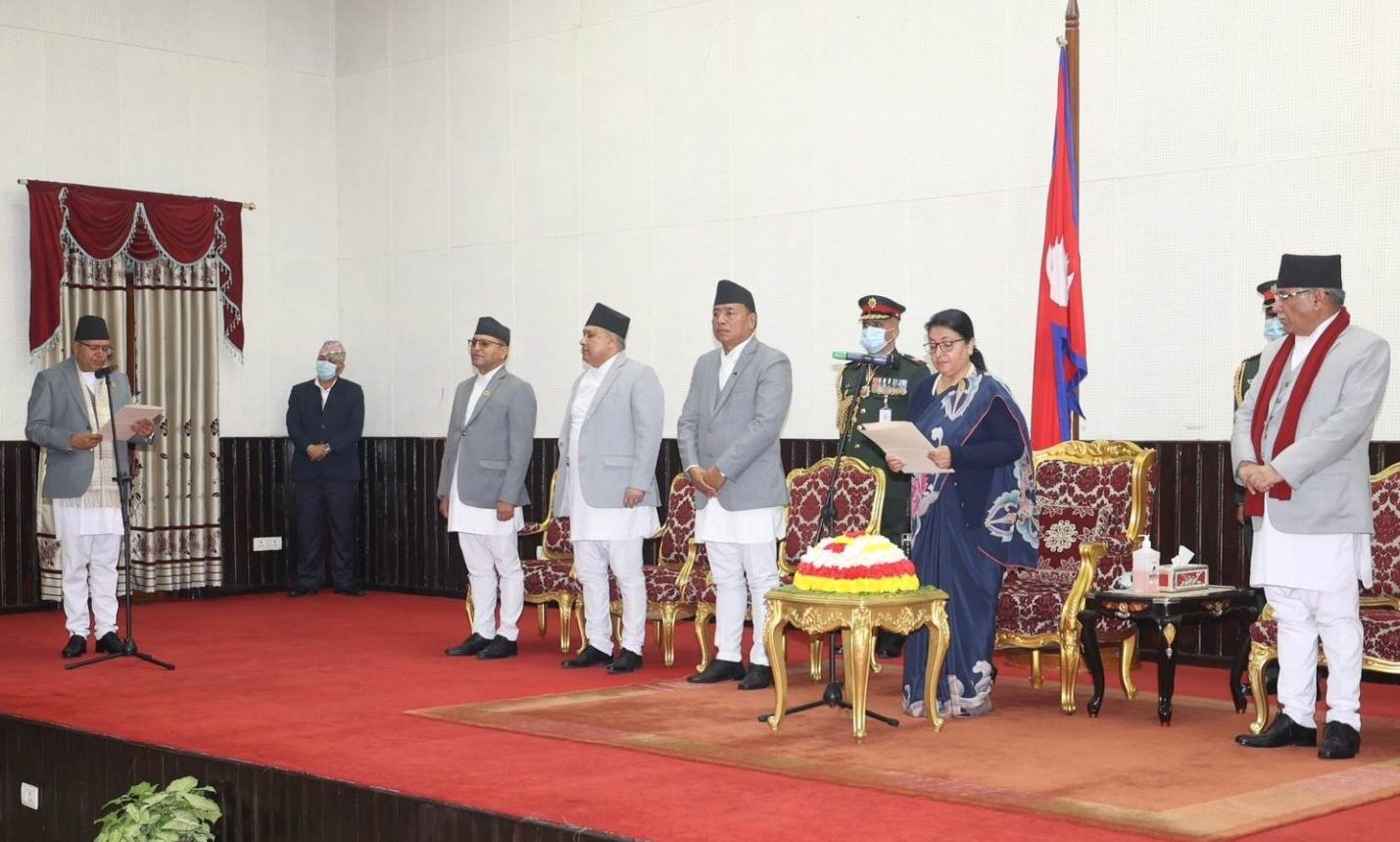 राष्ट्रपति समक्ष सभामुख घिमिरेद्वारा शपथग्रहण